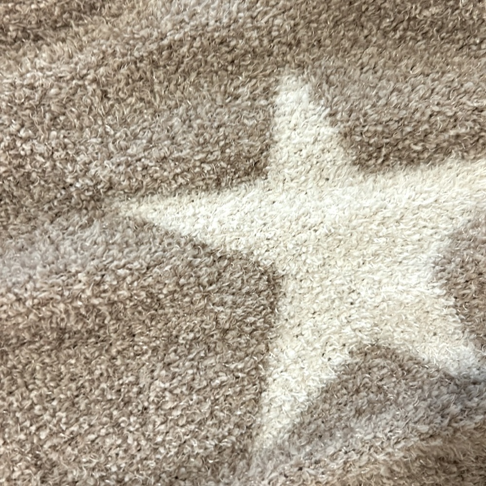 Pink Star sweater! - Picture 3 of 4